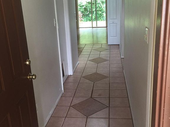 5th image of 4021 Anna Dr