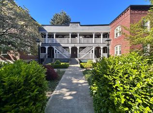 1830 NW 24th Pl APT 2, Portland, OR 97210