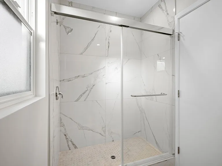 417 Riverdale Dr #C — Photo 13