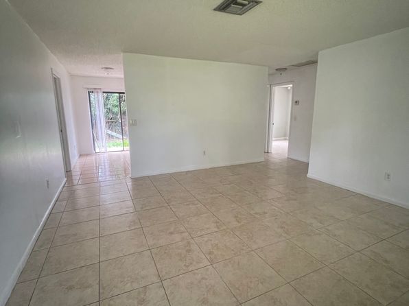 1637 Barbarie Ln #1637