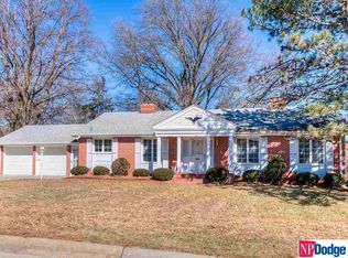 8209 N 37th St, Omaha, NE 68112