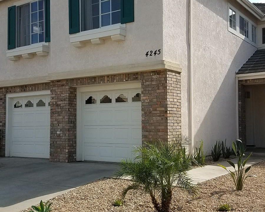 New low-maintenance front yard