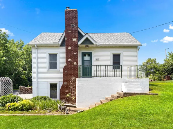 212 McGinley St, Washington, IL 61571