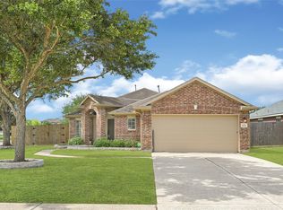 9135 Creekside Dr, Hitchcock, TX 77563