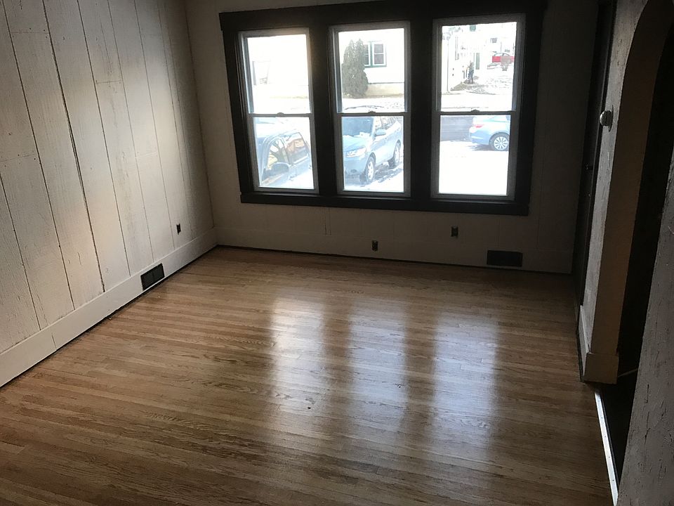 1st image of 422 Linden Ave #1