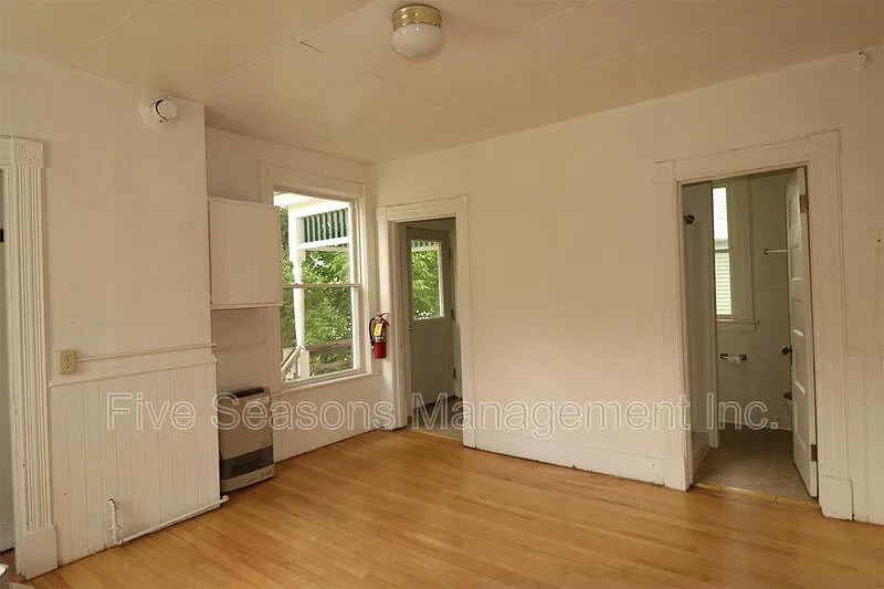 Studio, 1.0 bath, 450 sqft, $1,200 — Photo 2