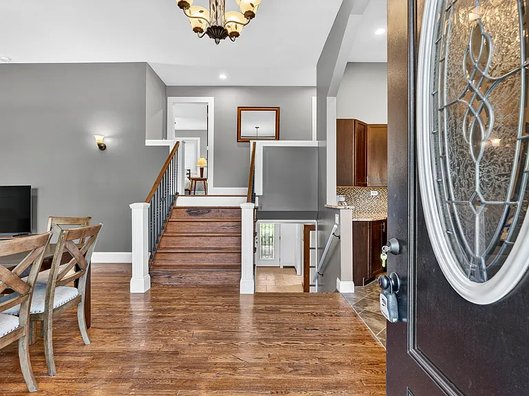630 Lamplight Ln — Photo 8