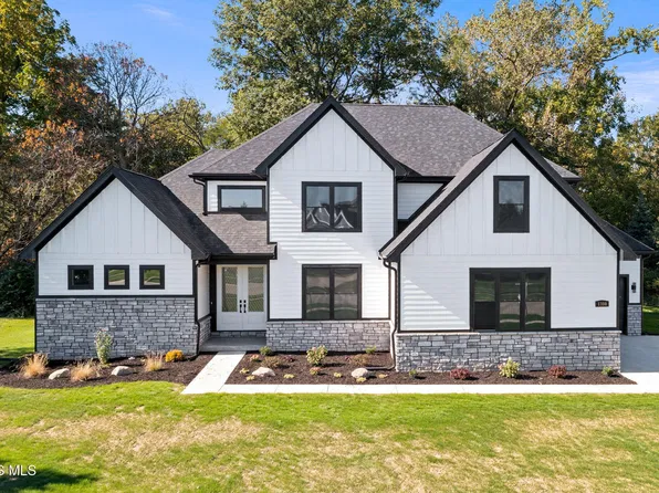1380 Brookwoode Rd, Perrysburg, OH 43551