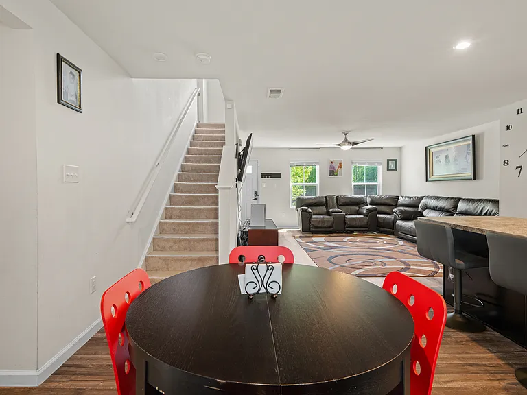 21012 Baileys Grove Dr — Photo 10