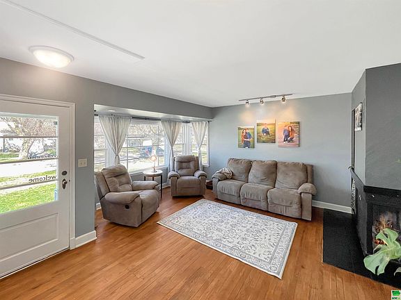 4th image of 3254 Grandview Blvd