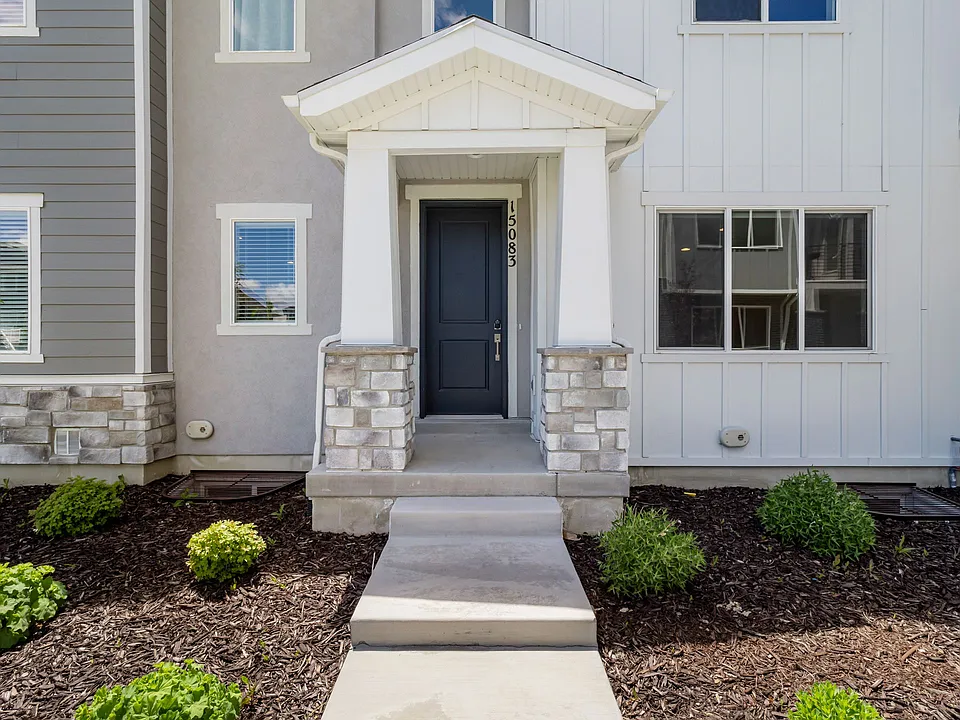 15083 S Reins Way