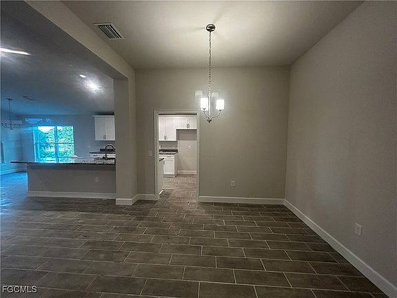 3rd image of 3247 Glencove St
