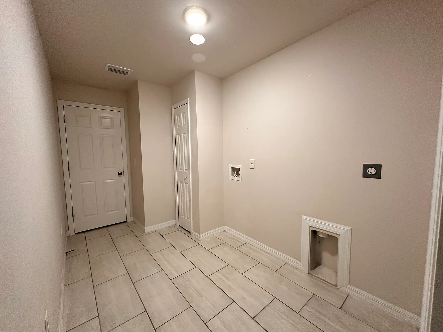 1714 Four Miles Cove Pkwy — Photo 4
