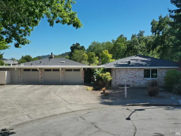 6390 Meadow Creek Court, Santa Rosa, CA 95409