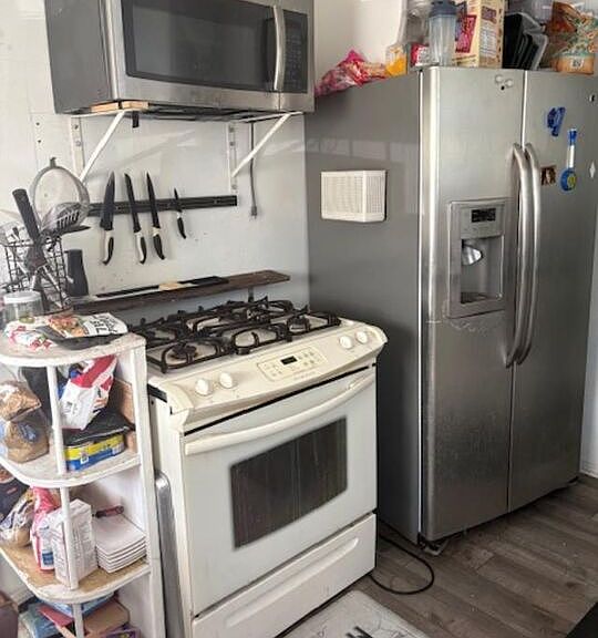 Listing photo 3