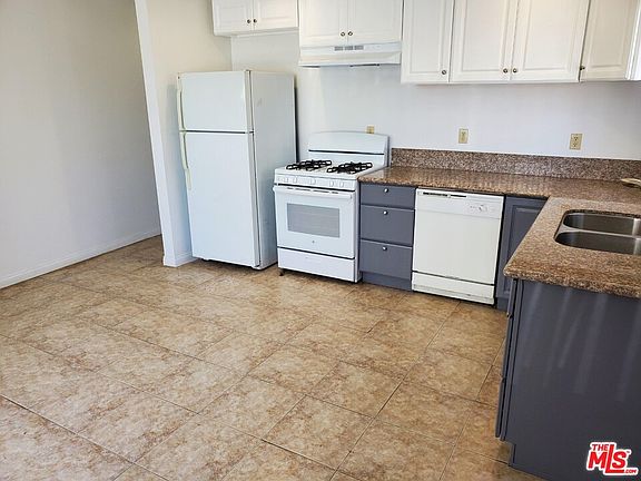 2nd image of 1419-1415 Centinela Ave #1419