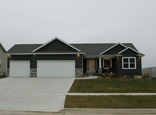 1440 Partridge Ln, Waterloo, IA 50701