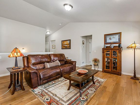 3rd image of 609 N 81st Ave