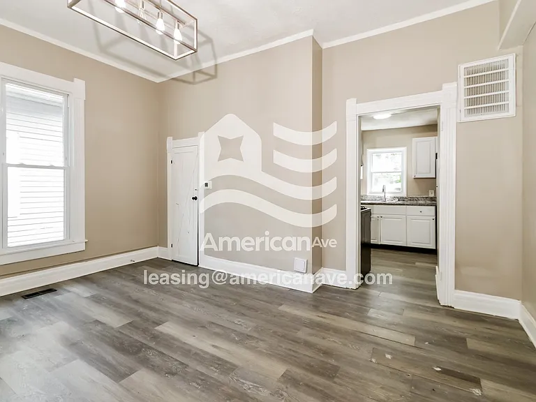 853697_010_main_bedroom_9.jpg