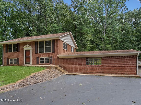 4th image of 867 Green Acres Dr