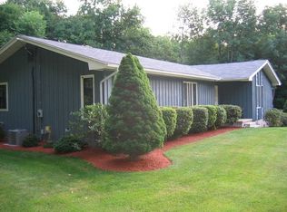4 Rouleau Ln, Shelton, CT 06484