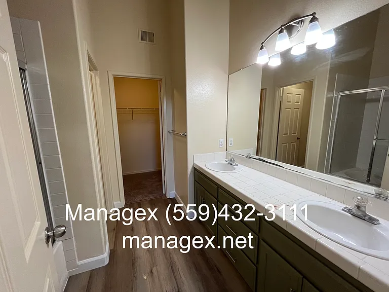 5584 W Chennault Ave — Photo 17