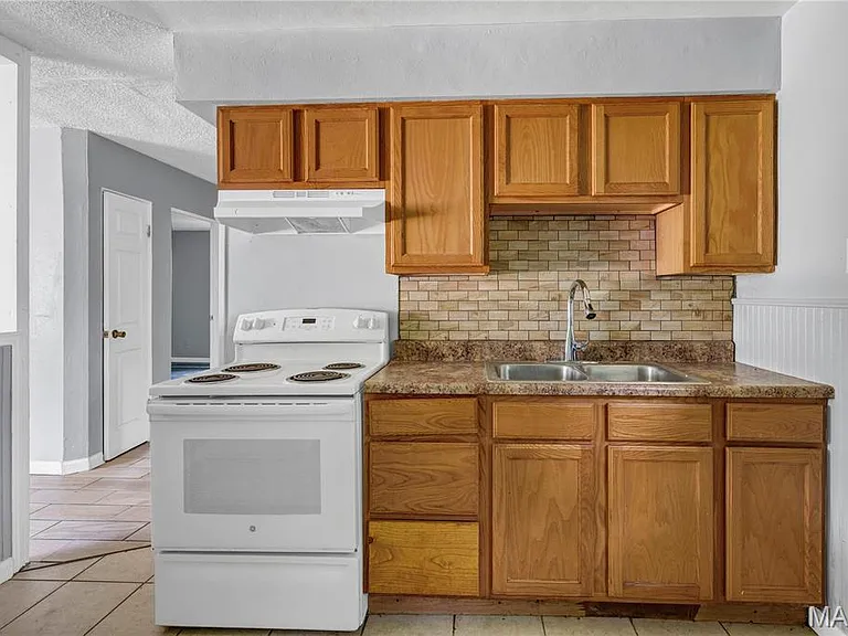 9713 Dennis Dr — Photo 8