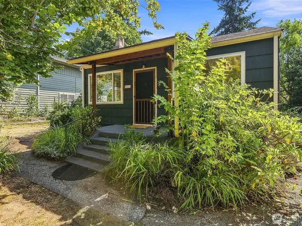 2401 SW 112th Street, Burien, WA 98146