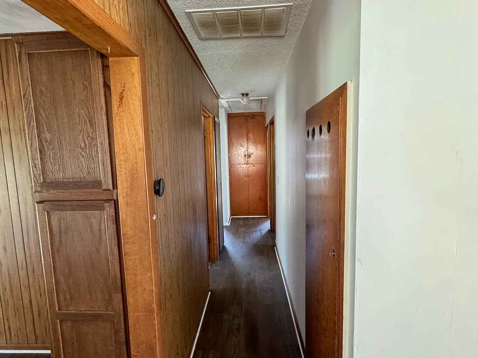 1226 East Denver Drive — Photo 4