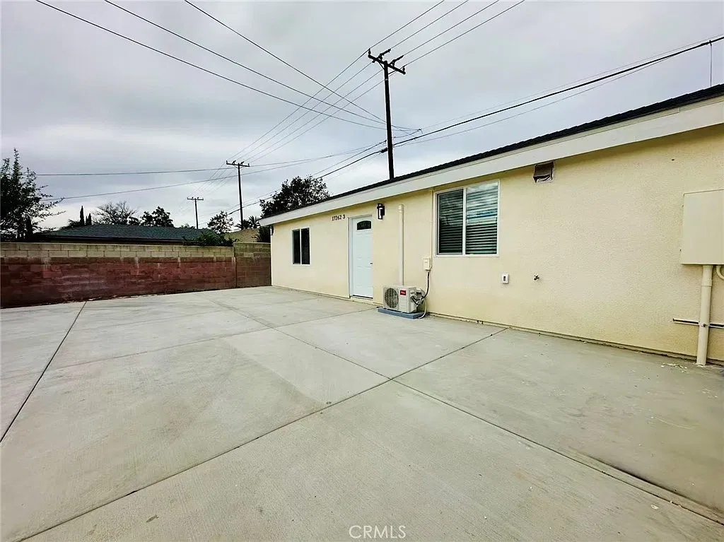 4 bed, 1200 sqft, $3,180 — Photo 2