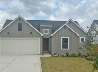 223 Las Lomas Dr, San Marcos, TX 78666