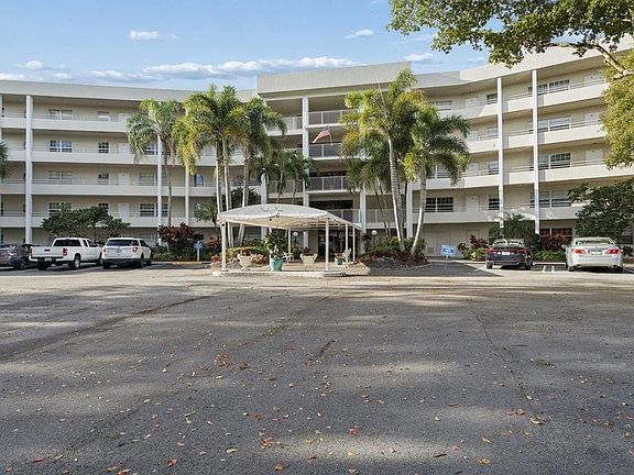 3rd image of 821 Cypress Boulevard #408