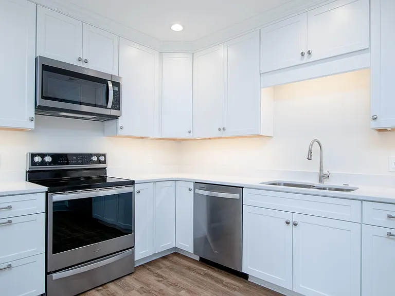 205 W Main St #6 — Photo 4