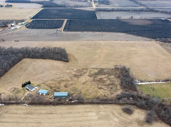 18038 W Hyland Rd, Brodhead, WI 53520