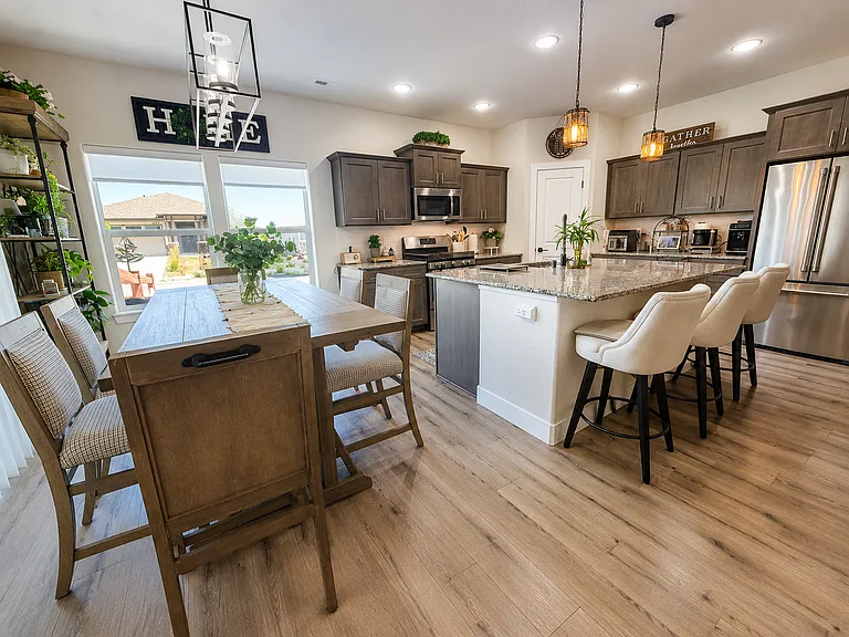 6784 Tumble Creek Dr — Photo 6