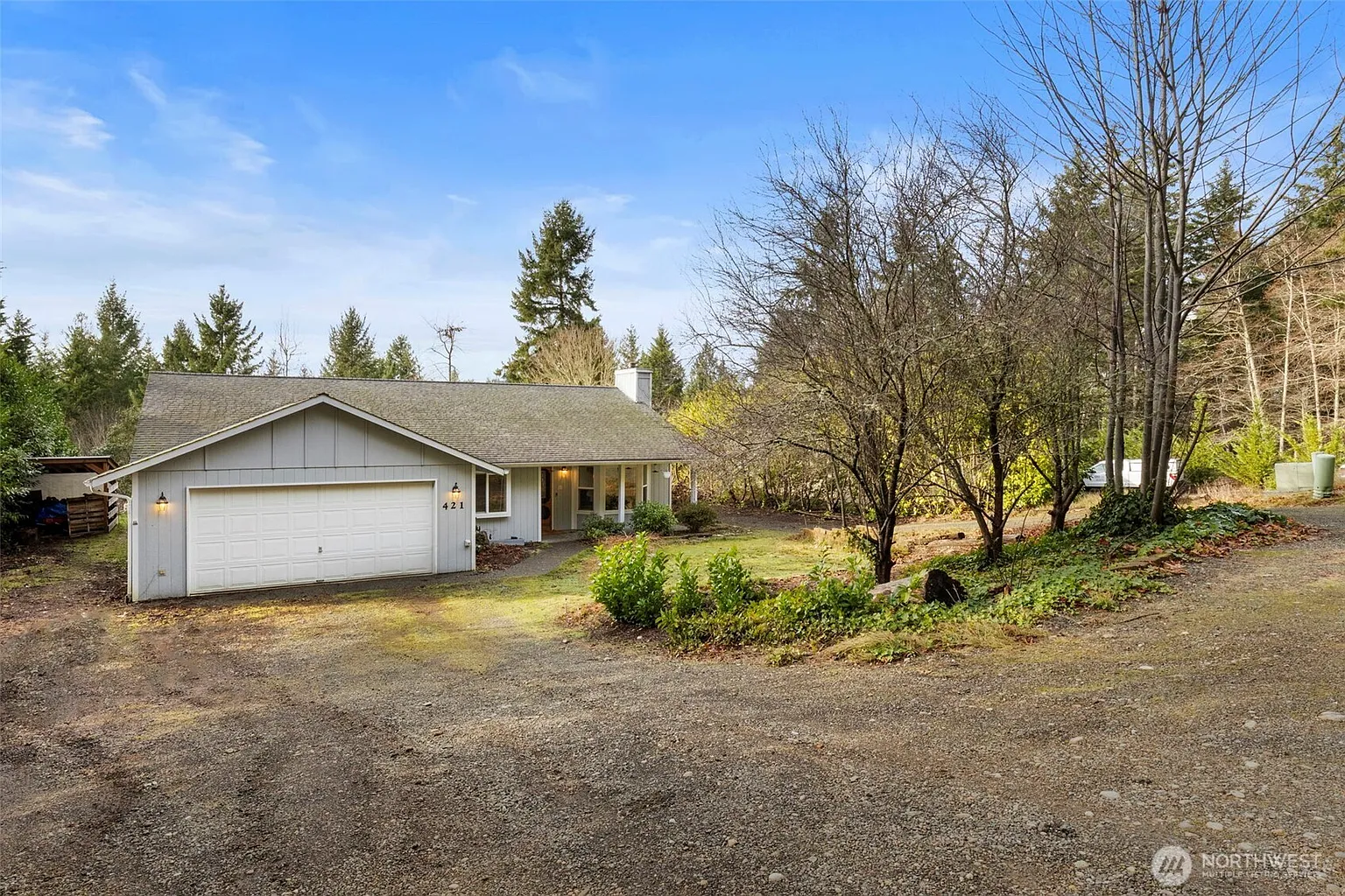 421 NE Cutlass Way photo 1
