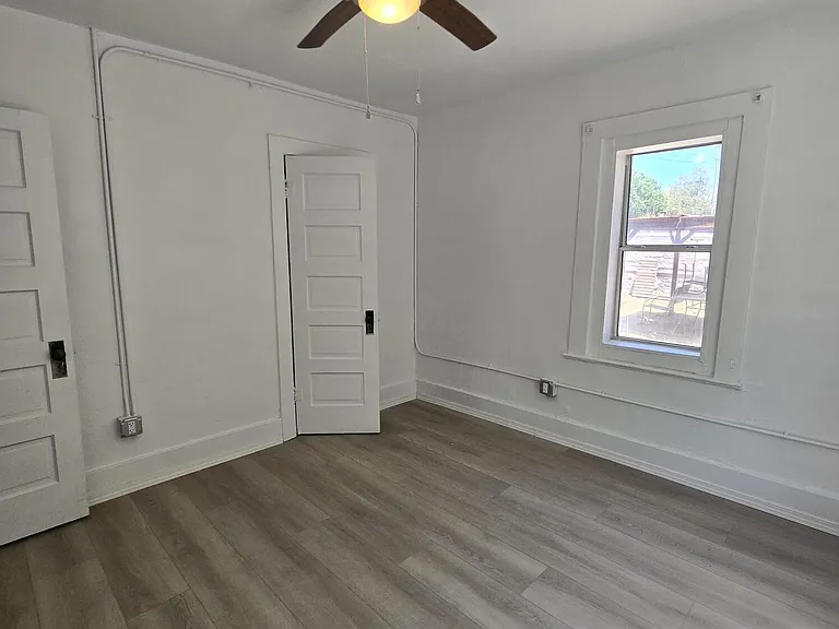 110 Mesa St SE — Photo 10