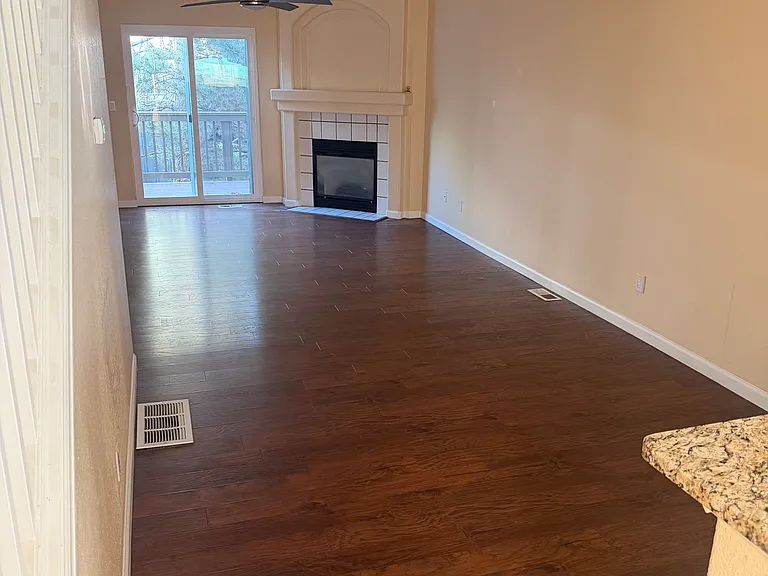 11806 E Kepner Dr — Photo 2