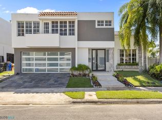 6 Calle Adonidia, Guaynabo, PR 00969
