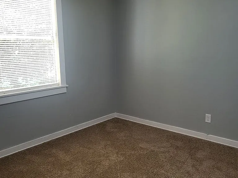 2431 Knox Dr — Photo 9