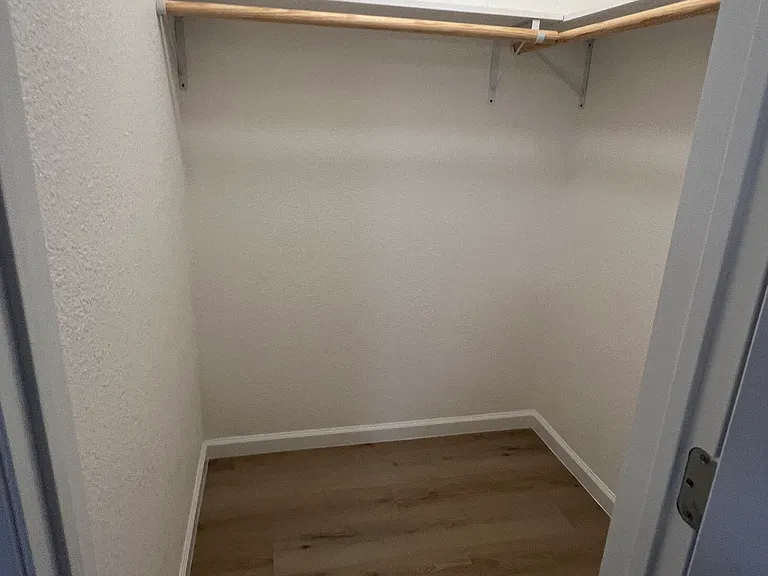 2501 Orleans Dr — Photo 10