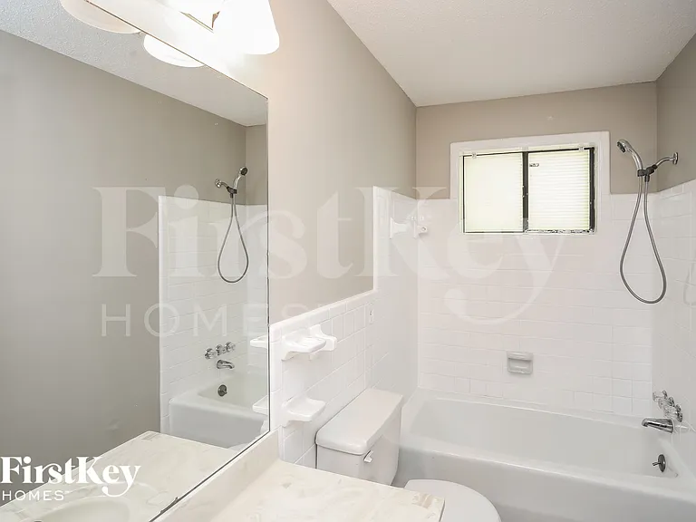 7006 Loddon Cv — Photo 14