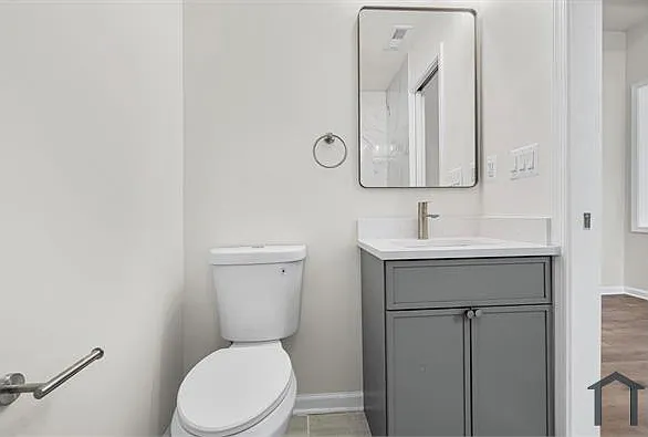 1723 E Lombard St — Photo 30
