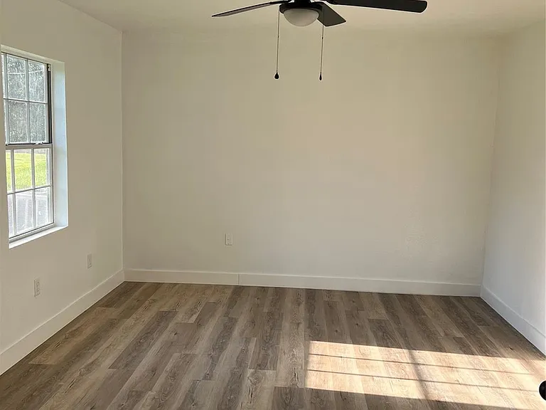 502 Independence St — Photo 7
