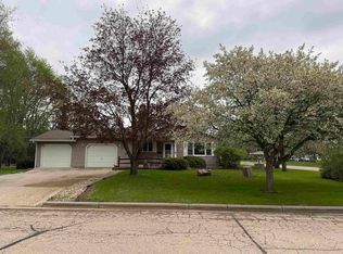 22 16th St, Prairie Du Sac, WI 53578