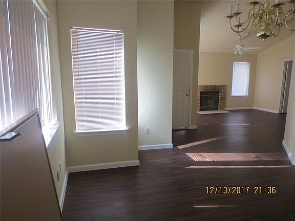 4th image of 1121 Cloudcrest Ct