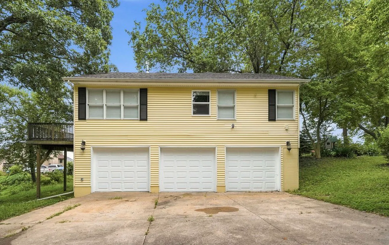 5 bed, 2350 sqft, $2,850 — Photo 3