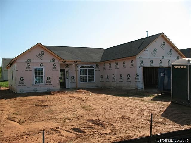 1st image of 105 Lauren Ln