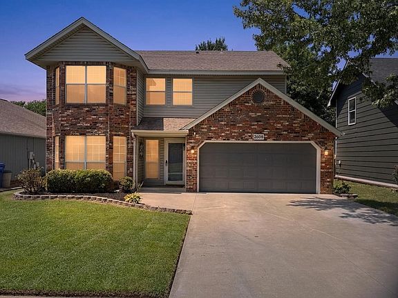 2nd image of 2608 S Oak Pl