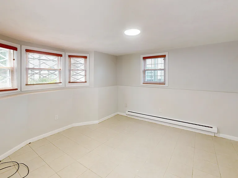107 Oak Ln #3 — Photo 8